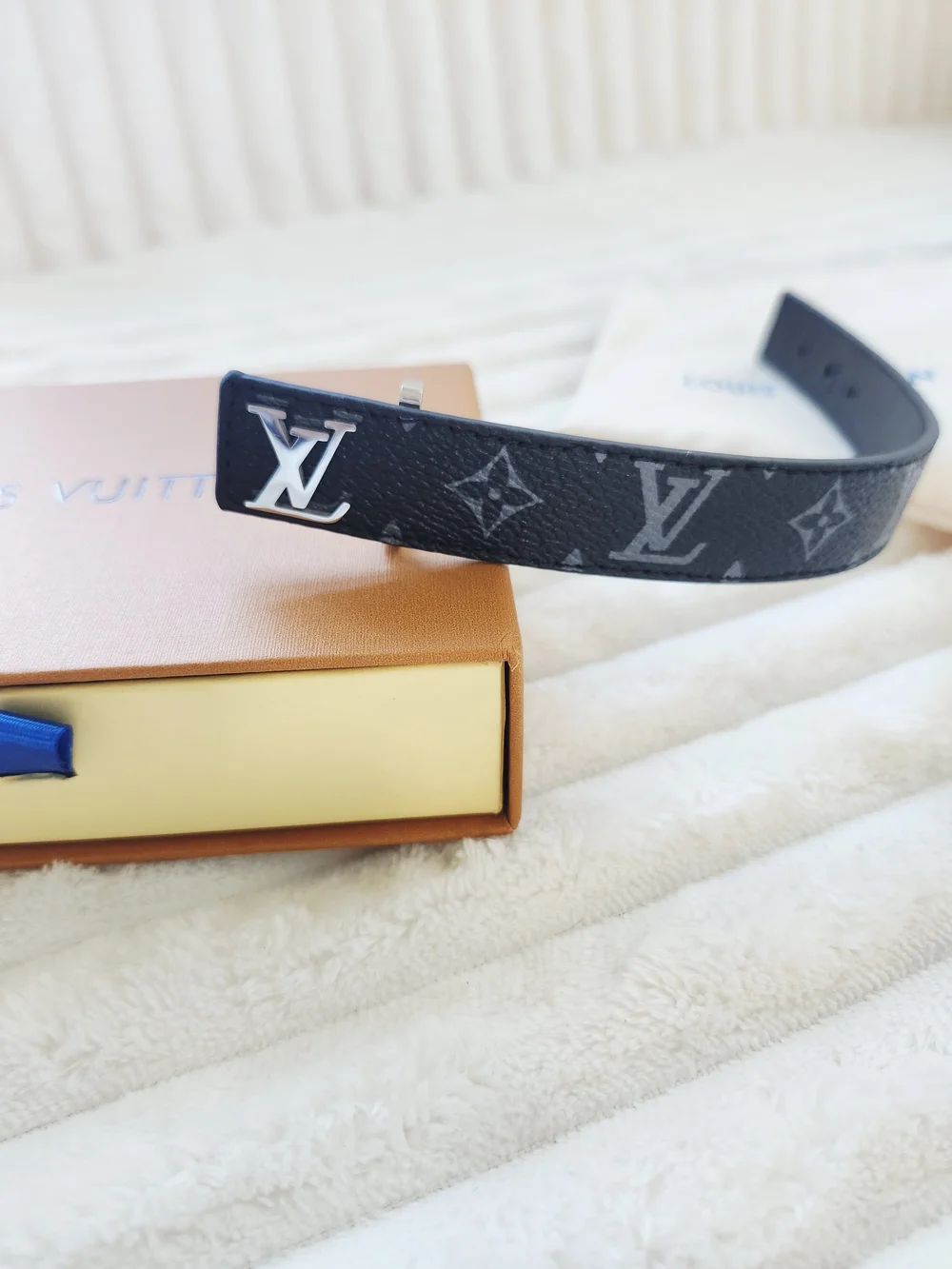 Louis Vuitton LV Slim Bracelet Monogram Eclipse Silver LV Size 21
